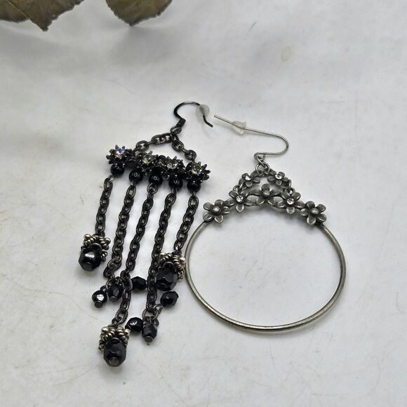 "5/$25" Mismatched Gunmetal Chandelier Pewter Finish Floral Hoop Dangle Earrings - Picture 3 of 8